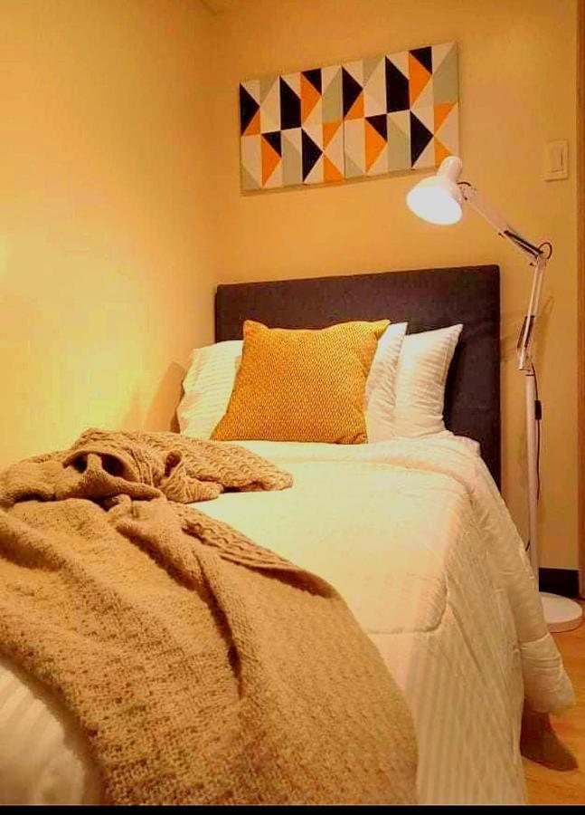 The Lancris Residences, 2 Bedrooms, 1 Bathroom, Living-Room, Kitchen & Pool Is Free Paranaque City Экстерьер фото